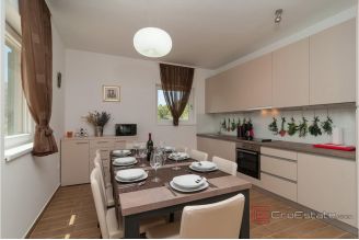 010 2057 12 Brac Stone house with pool and a sea view for sale