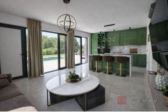 010 2053 35 Labin Modern villa with two residential buildings for sale