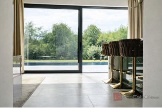 010 2053 35 Labin Modern villa with two residential buildings for sale