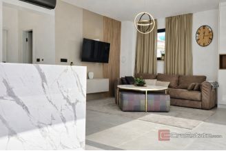 010 2053 35 Labin Modern villa with two residential buildings for sale