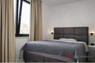 010 2053 35 Labin Modern villa with two residential buildings for sale