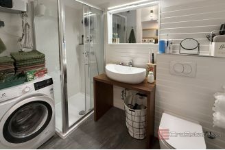 013 2056 05 Split Gripe Modern two bedroom apartment for sale