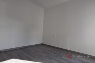006 2031 233 Split Mejasi Commercial space in a excellent location for rent