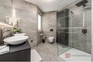 018 2046 185 Zadar Modern villa in a quiet location for rent