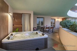 001 2047 119 split bacvice three bedroom apartment for sale