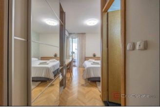 018 2047 119 split bacvice three bedroom apartment for sale