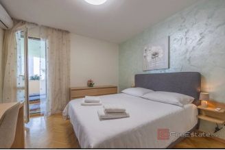 018 2047 119 split bacvice three bedroom apartment for sale