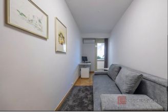 018 2047 119 split bacvice three bedroom apartment for sale