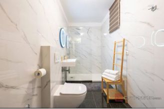 018 2047 119 split bacvice three bedroom apartment for sale