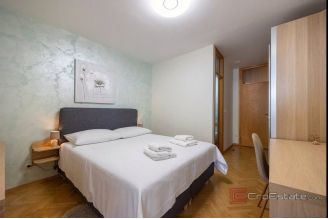 018 2047 119 split bacvice three bedroom apartment for sale