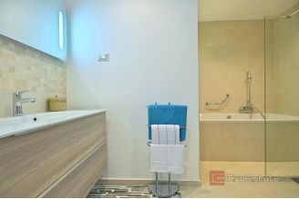 017  5477 30 Porec Modern villa with swimming pool for sale