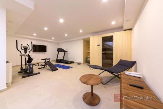 017  5477 30 Porec Modern villa with swimming pool for sale