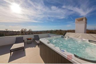 017  5477 30 Porec Modern villa with swimming pool for sale