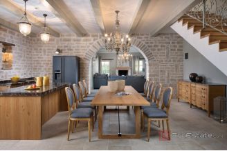 019 5478 30 Rovinj Traditional stone villa with pool for sale