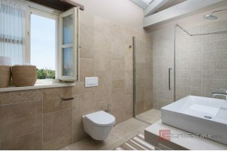 019 5478 30 Rovinj Traditional stone villa with pool for sale