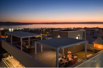 020 2057 14 Kastela Detached luxury villa with pool and a sea view for rent