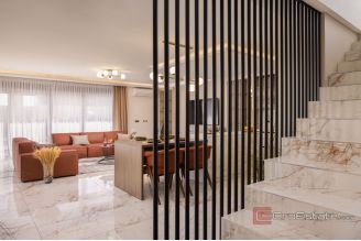 020 2057 16 Kastela Luxury villa with pool and a sea view for rent