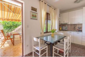 008 2052 105 podstrana two bedroom apartment with sea view for sale