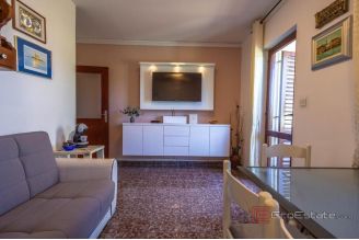 008 2052 105 podstrana two bedroom apartment with sea view for sale
