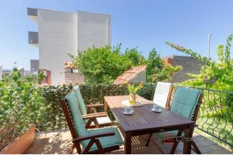 008 2052 105 podstrana two bedroom apartment with sea view for sale