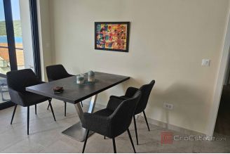 008 5479 30 Murter Three bedroom apartment with a sea view sale