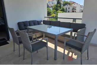 008 5479 30 Murter Three bedroom apartment with a sea view sale