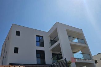 008 5479 30 Murter Three bedroom apartment with a sea view sale