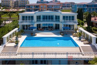 020 2022 480 umag exclusive luxury villa first row to the sea for sale