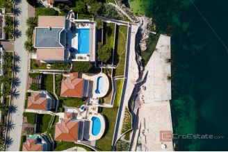 020 2022 480 umag exclusive luxury villa first row to the sea for sale