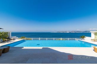 020 2022 480 umag exclusive luxury villa first row to the sea for sale