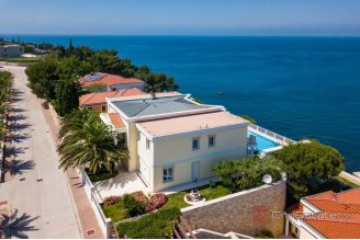 020 2022 480 umag exclusive luxury villa first row to the sea for sale