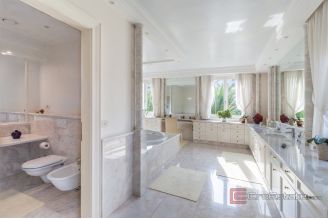 020 2022 480 umag exclusive luxury villa first row to the sea for sale