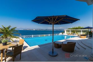 020 2022 480 umag exclusive luxury villa first row to the sea for sale