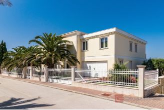 020 2022 480 umag exclusive luxury villa first row to the sea for sale