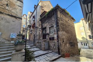 005 2016 692 split center business space for sale