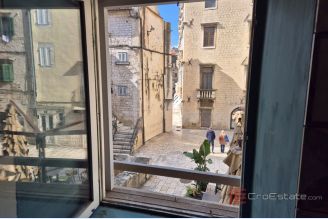 001 2016 693 split center business space for rent