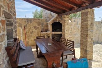 017 2021 112 island drvenik stone house for sale