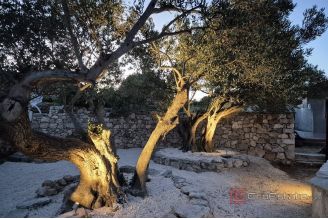 017 2021 112 island drvenik stone house for sale