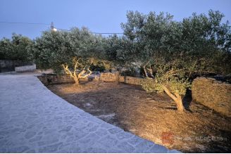 017 2021 112 island drvenik stone house for sale