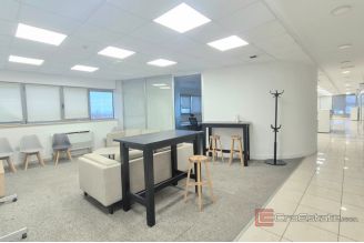 009 2047 120 Split Mejasi Office space in commercial building for rent