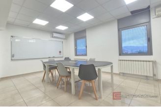 009 2047 120 Split Mejasi Office space in commercial building for rent