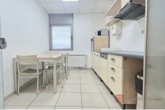 009 2047 120 Split Mejasi Office space in commercial building for rent