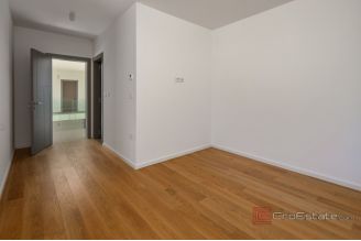018 2053 39 near pula modern villa with pool for sale
