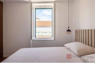 016 2056 08 Split Centre Fully renovated two bedroom apartment and studio for sale