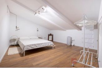 016 2056 08 Split Centre Fully renovated two bedroom apartment and studio for sale
