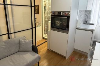 016 2056 08 Split Centre Fully renovated two bedroom apartment and studio for sale