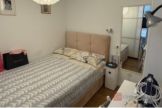 016 2056 08 Split Centre Fully renovated two bedroom apartment and studio for sale