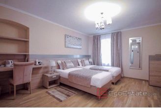 008 2057 19 Kaštel Stari Boutique Hotel in popular tourist location for sale