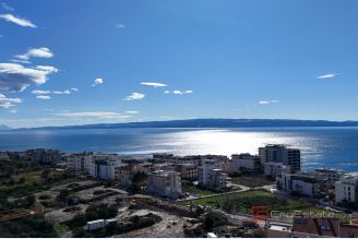 001 2052 106 Split Two bedroom apartment with garage for sale