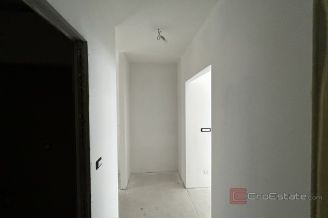 009 2052 106 Split Two bedroom apartment with garage for sale